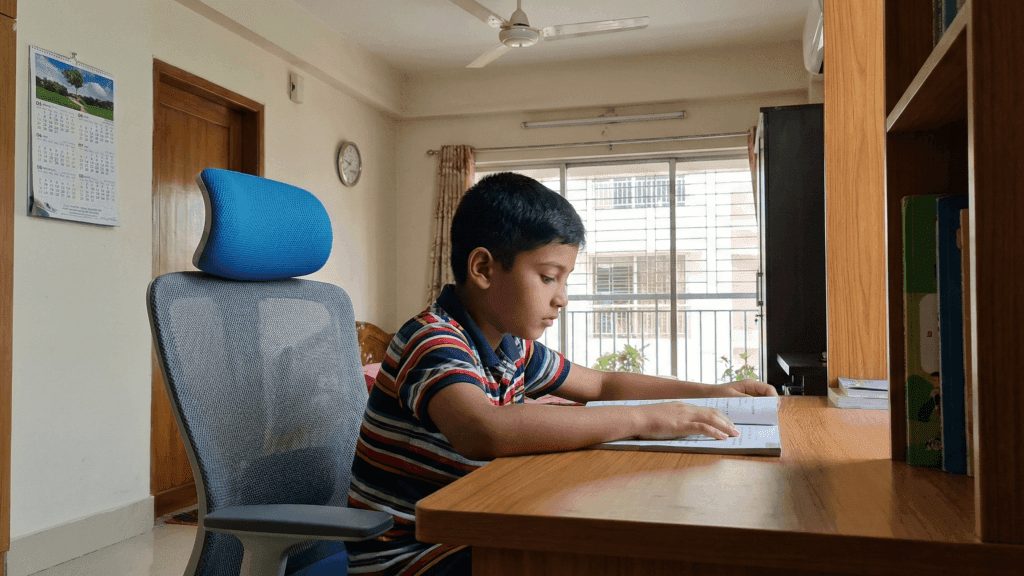 how to choose a good study chair for kids